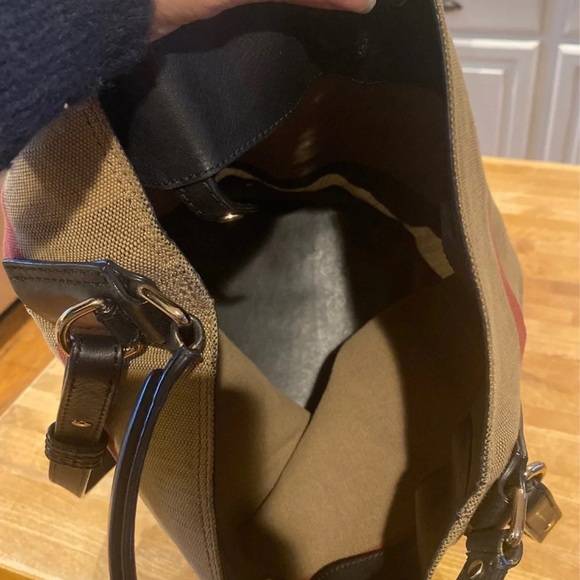 Burberry Ashby handbag ❌SOLD❌ - Picture 5 of 11